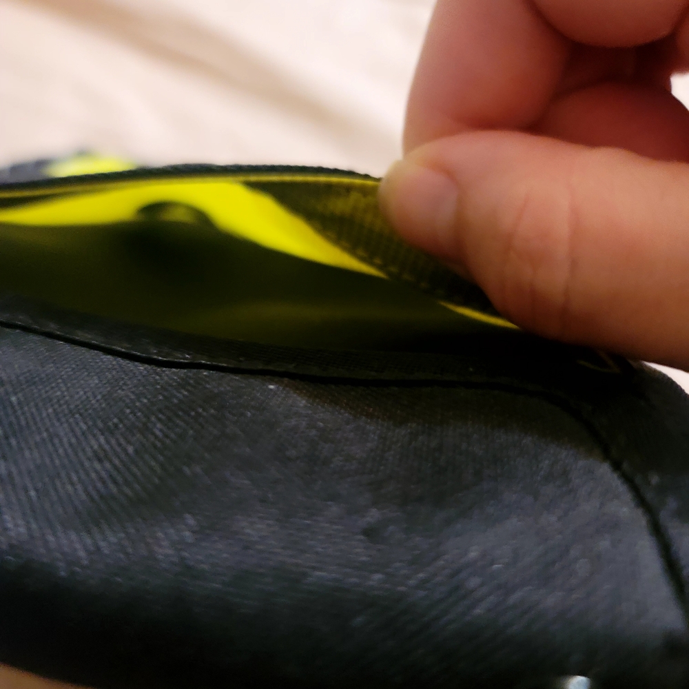 The North Face Black and Yellow Men's Crossbody Bag - Picture 4 of 6